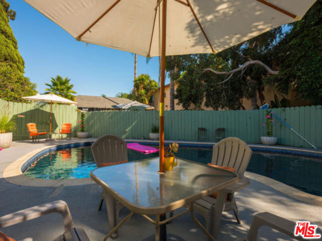 1246 N Genesee Avenue, West Hollywood CA: https://media.crmls.org/mediaz/6fe173b5-daec-40ed-82fb-e0f3e9085736.jpg