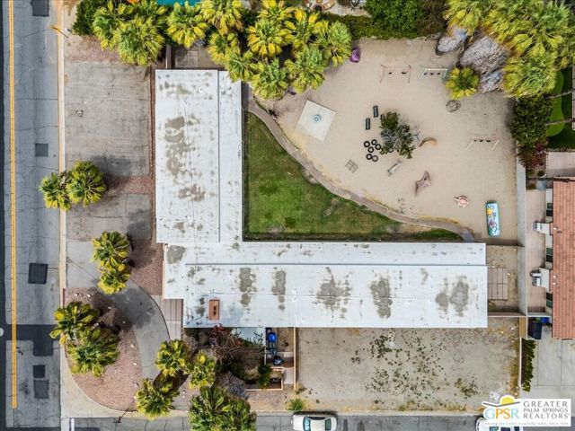 490 S Compadre Road, Palm Springs CA: https://media.crmls.org/mediaz/6fe1765e-6e01-46be-83cf-72dd36643c6c.jpg