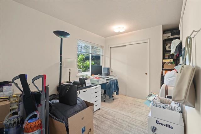 933 Florence Lane, Menlo Park CA: https://media.crmls.org/mediaz/6fe1840c-2989-48ff-bdfe-24dcc43283f2.jpg