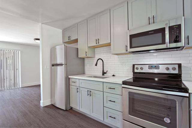 655663 Moorpark Way, Mountain View CA: https://media.crmls.org/mediaz/6fe1a44c-770b-438c-af1f-c0ea6ffb95a1.jpg