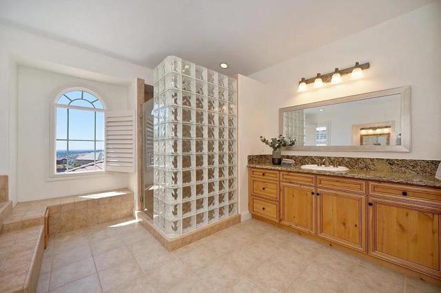 2791 Giorno Way, El Dorado Hills CA: https://media.crmls.org/mediaz/6fe1a552-890e-494d-ae92-63c94e4fb4ea.jpg