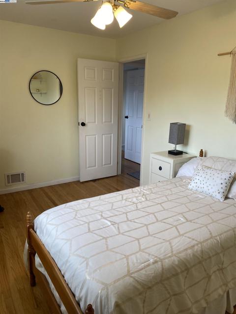 5186 Greenmeadow Dr, Concord CA: https://media.crmls.org/mediaz/6fe1ae0e-4c63-490b-9789-9b570929845f.jpg