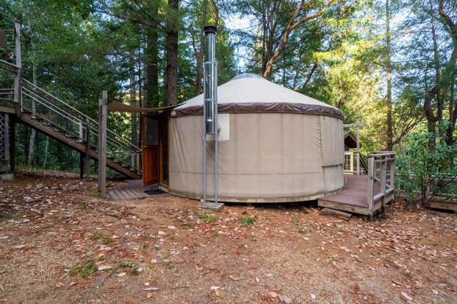 1301 Bear Creek, Boulder Creek CA: https://media.crmls.org/mediaz/6fe1b053-60ce-4bac-ba6b-596a9ceda81a.jpg