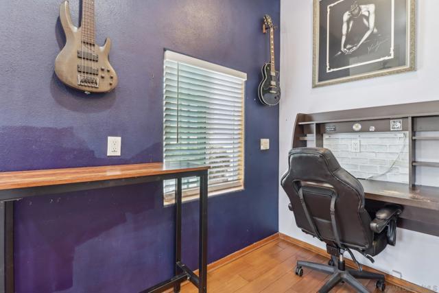 529 Olivewood Ter, San Diego CA: https://media.crmls.org/mediaz/6fe1fe67-1c37-4106-a412-32951b7ad508.jpg