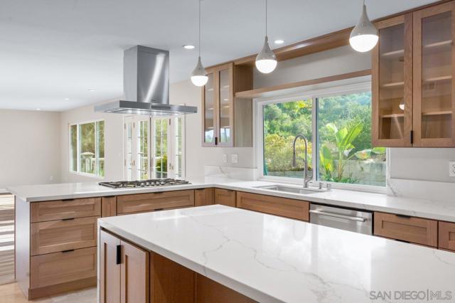 Image 4 of 33 For 5122 Edgeworth
