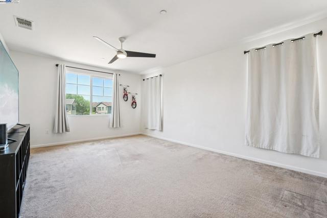 4778 Hawkins St, Antioch CA: https://media.crmls.org/mediaz/6fe21e58-76d7-4cef-b154-1be732da975d.jpg