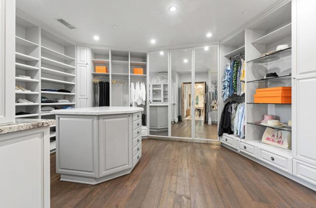 16304 Via De Santa Fe, Rancho Santa Fe CA: https://media.crmls.org/mediaz/6fe3f340-78ca-463e-838a-5f557b5f3e07.jpg