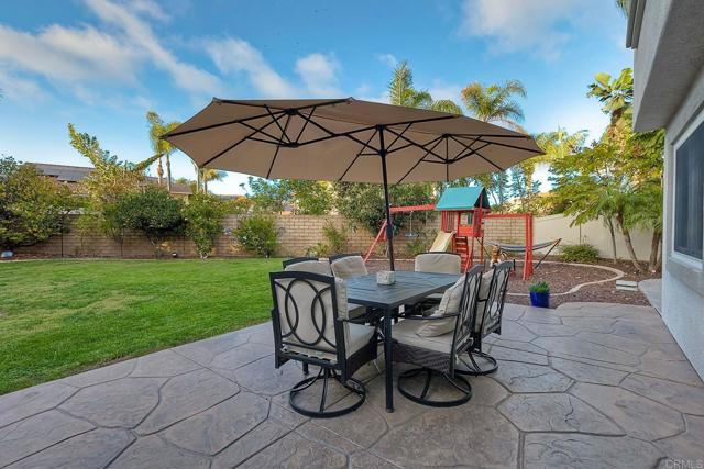 4540 Arbor Glen Way, Oceanside CA: https://media.crmls.org/mediaz/6fe41f58-e3c0-4e13-9104-bd55bf5c0b27.jpg