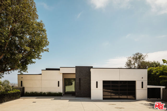29800 Cuthbert Road, Malibu CA: https://media.crmls.org/mediaz/6fe49828-1a6c-48be-999e-84c37b074750.jpg