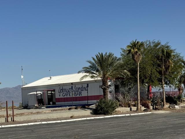 2715 Sea Garden Avenue, Thermal CA: https://media.crmls.org/mediaz/6fe53b7a-b502-4857-bdb3-2cee979fc8a6.jpg