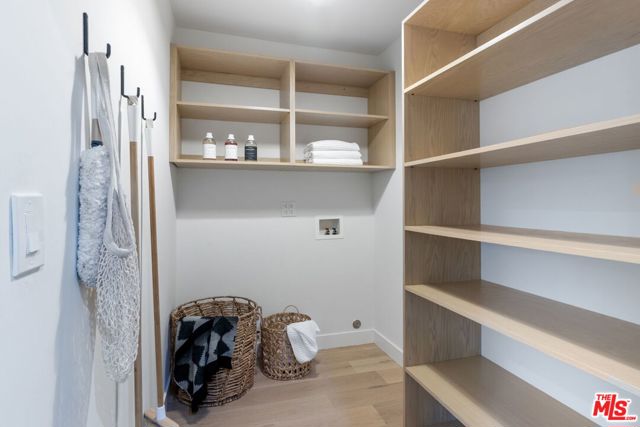 Image 44 of 56 For 4525 Greenbush Avenue