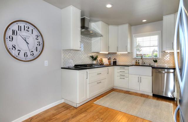 209 Ryder Street, San Mateo CA: https://media.crmls.org/mediaz/6fe5c172-ccdb-4817-9cdb-989e0d631008.jpg