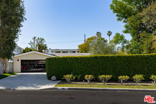 4961 Noeline Avenue, Encino CA: https://media.crmls.org/mediaz/6fe5d276-a783-441f-8404-f48387469592.jpg