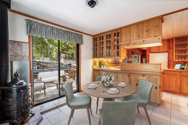 52551 Pine Ridge Road, Idyllwild CA: https://media.crmls.org/mediaz/6fe64223-c330-4874-a67c-3f29823d9764.jpg