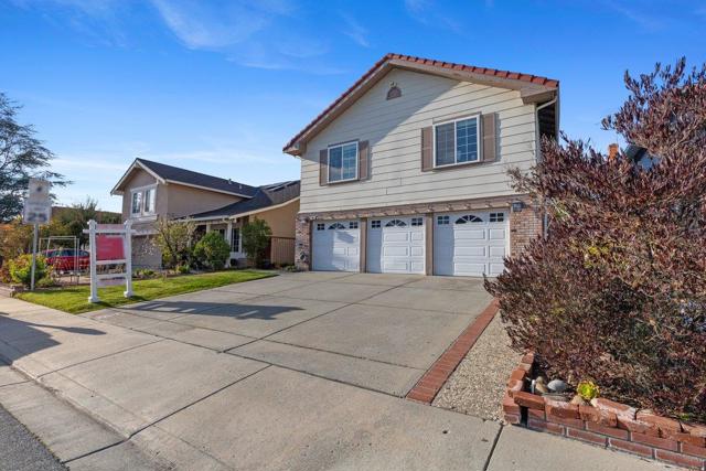 Image 2 of 48 For 895 Alcosta Drive