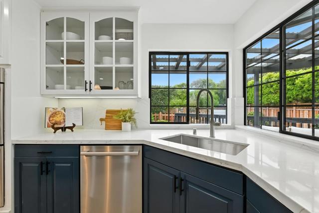 71 Alameda Avenue, Half Moon Bay CA: https://media.crmls.org/mediaz/6fe737a4-80f3-4561-9e21-309b79e668ee.jpg