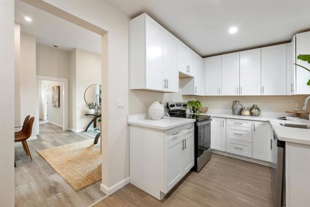 360 Laidley Street, San Francisco CA: https://media.crmls.org/mediaz/6fe77f02-6c32-448e-8c88-9875b7cd399e.jpg