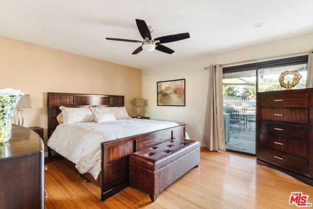 4837 Round Top Drive, Los Angeles CA: https://media.crmls.org/mediaz/6fe8e583-5938-4817-a553-2689fa795cfa.jpg