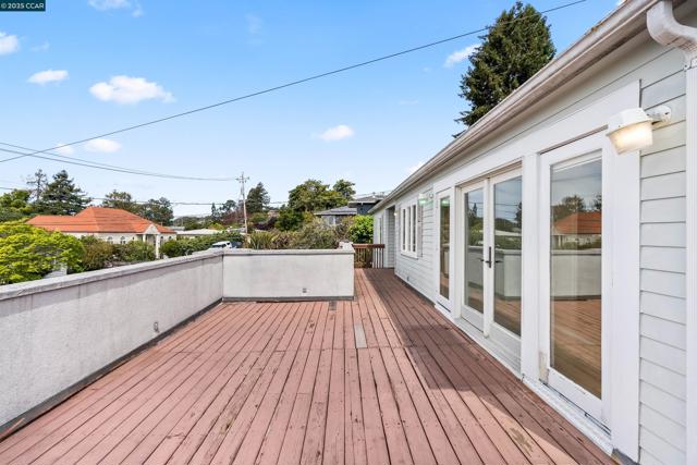 39 Anson Way, Kensington CA: https://media.crmls.org/mediaz/6fe96fde-8814-4b23-96a0-7a7274b8c01a.jpg