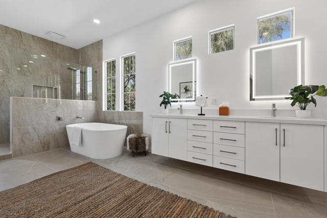 Image 19 of 38 For 81961 Contento Street