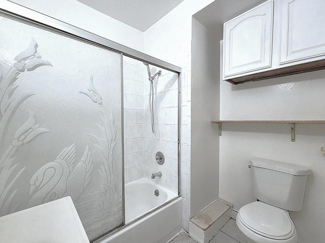 2645 23rd Avenue, Oakland CA: https://media.crmls.org/mediaz/6fe9e833-e62b-4c3d-8151-65e382a0f092.jpg