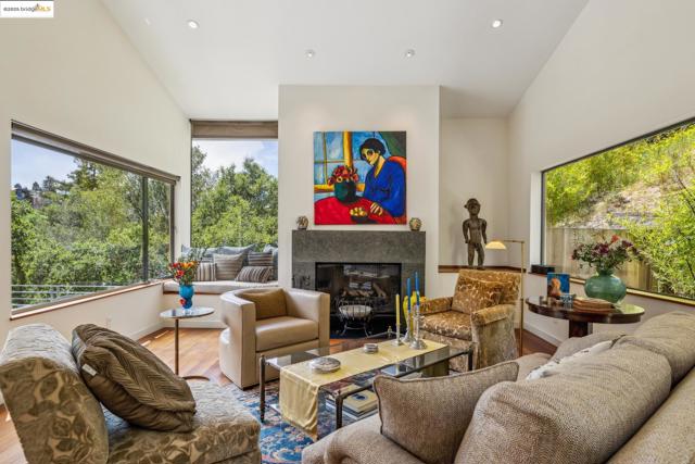 1015 Grand View Dr, Berkeley CA: https://media.crmls.org/mediaz/6fea7e19-4fbe-41ae-b5fc-3572cf582792.jpg