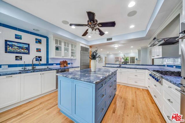 8011 Rayford Drive, Los Angeles CA: https://media.crmls.org/mediaz/6feabb7c-684b-4bd7-80a5-cd1b9db5cb7c.jpg