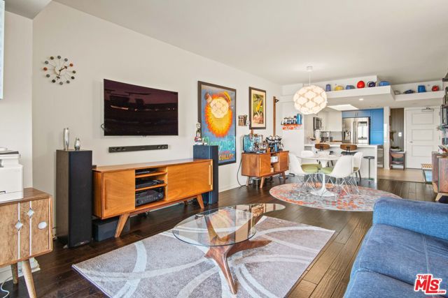 13700 Marina Pointe Drive, Marina del Rey CA: https://media.crmls.org/mediaz/6feb06d9-bc55-44cf-9089-ac0cd55fd105.jpg