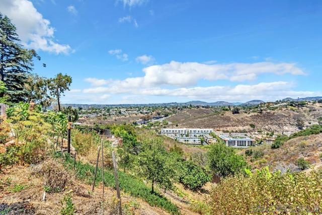 5141 Dorman Dr, San Diego CA: https://media.crmls.org/mediaz/6feb25e8-107a-4b1f-9ca5-5d36037d609c.jpg