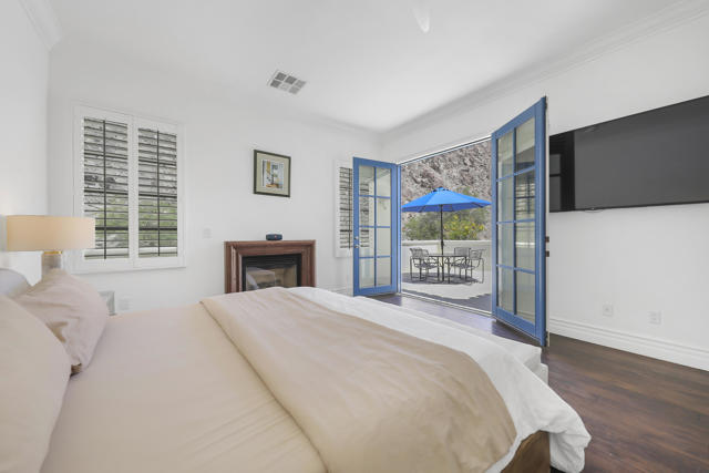 77692 Tradition Drive, La Quinta CA: https://media.crmls.org/mediaz/6feb96bc-ccf8-4a79-8f11-cb4fb01d79cb.jpg