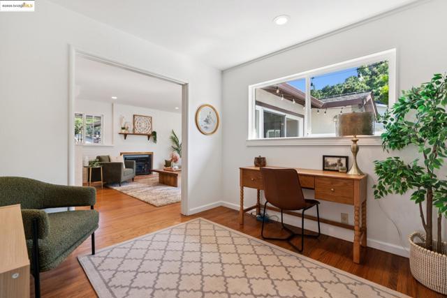 2309 Potrero Ct, Pinole CA: https://media.crmls.org/mediaz/6fec0b89-684b-43e3-97bc-43399809018d.jpg