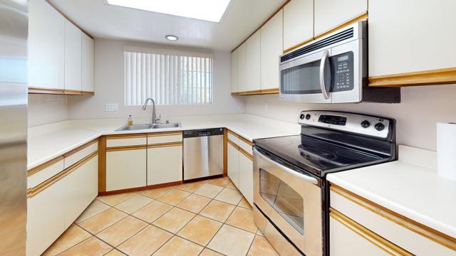Image 3 of 21 For 505 Farrell Drive O90
