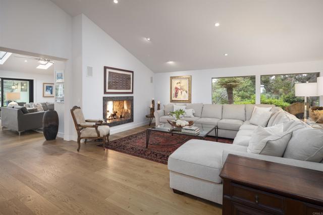 5041 El Secreto, Rancho Santa Fe CA: https://media.crmls.org/mediaz/6fec6702-2d3d-4309-b320-b517ce668047.jpg