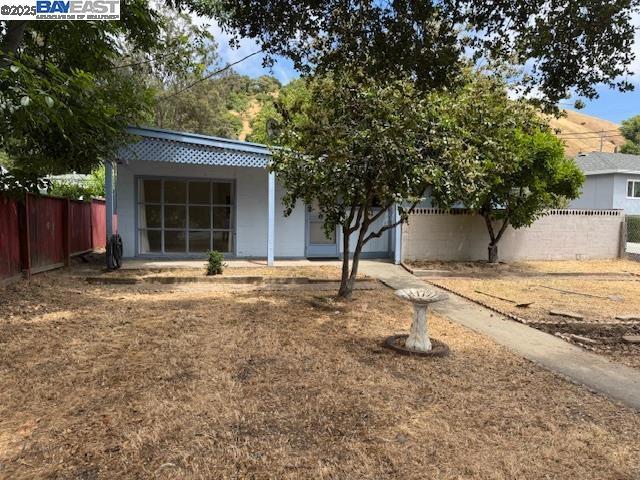 865 Old Canyon Road, Fremont CA: https://media.crmls.org/mediaz/6fec6f73-b8f5-4ad0-8beb-b9255f4ee031.jpg