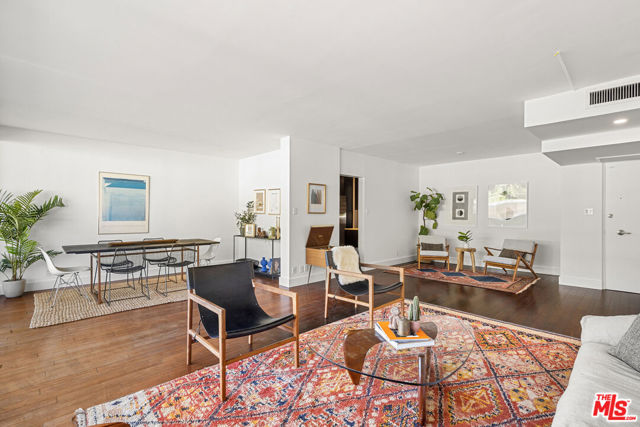 8787 Shoreham Drive, West Hollywood CA: https://media.crmls.org/mediaz/6fecb1ef-87e4-432b-ab55-fcc5fda9cad8.jpg