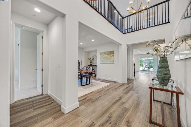2288 Jessica Way, Tracy CA: https://media.crmls.org/mediaz/6fecc439-14e5-47f4-8bff-515fcba5f17a.jpg