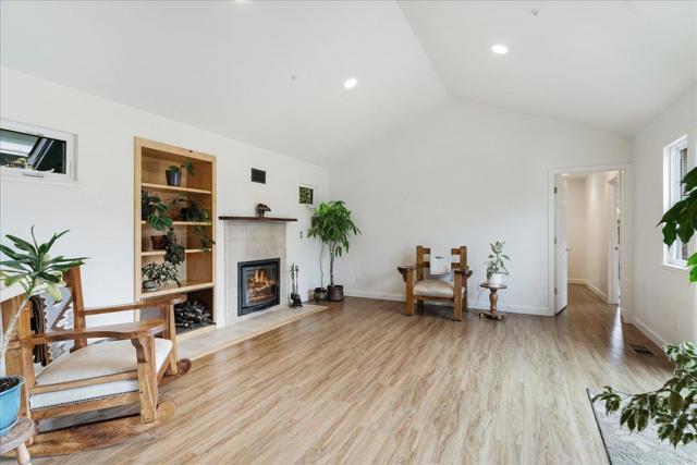 334 Park Way, Santa Cruz CA: https://media.crmls.org/mediaz/6fed0557-c4d4-4ddd-8c72-c801fc6bb846.jpg