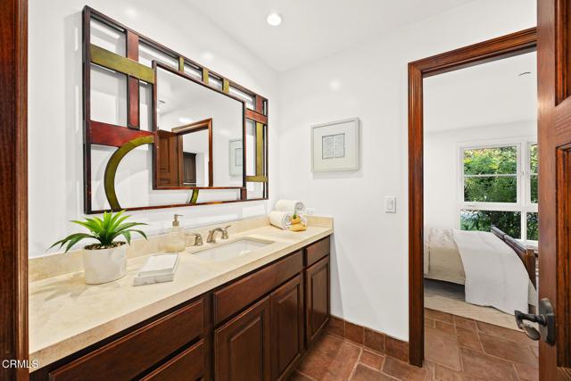 1533 Rancho Avenue, Glendale CA: https://media.crmls.org/mediaz/6fedfd62-2a4b-4f00-be6e-69278cda58d9.jpg
