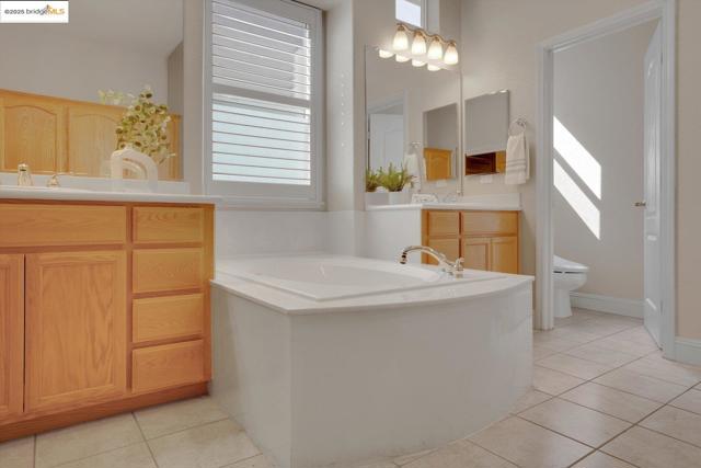 517 Marianna PL, Rio Vista CA: https://media.crmls.org/mediaz/6fefc5bc-f2a8-46eb-a358-33dea21b9fa8.jpg