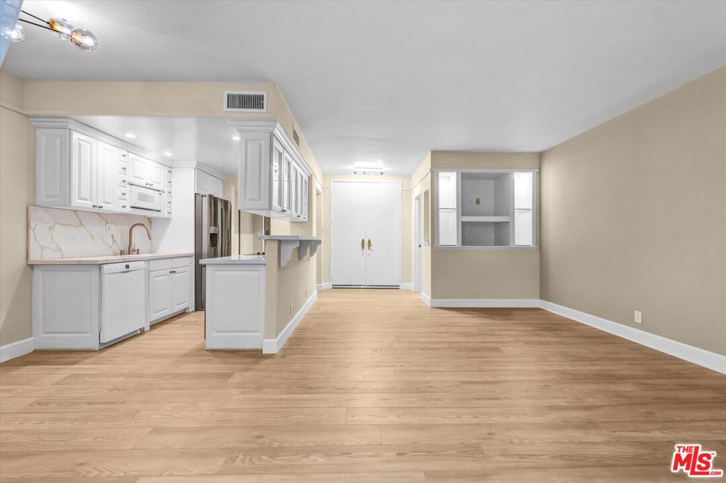 1131 Alta Loma Road #119