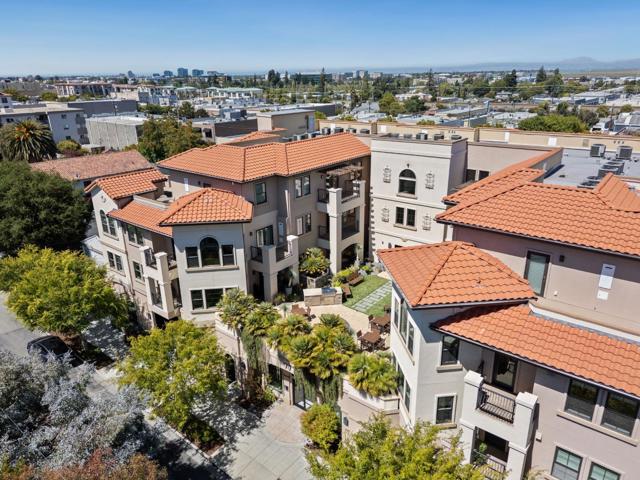 777 Walnut Street, San Carlos CA: https://media.crmls.org/mediaz/6feffca9-2667-4784-a4a2-9c6f8aa9a419.jpg