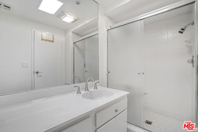 1531 Camden Avenue, Los Angeles CA: https://media.crmls.org/mediaz/6ff1175d-4c2a-4795-aa7f-6c97db5c48c3.jpg