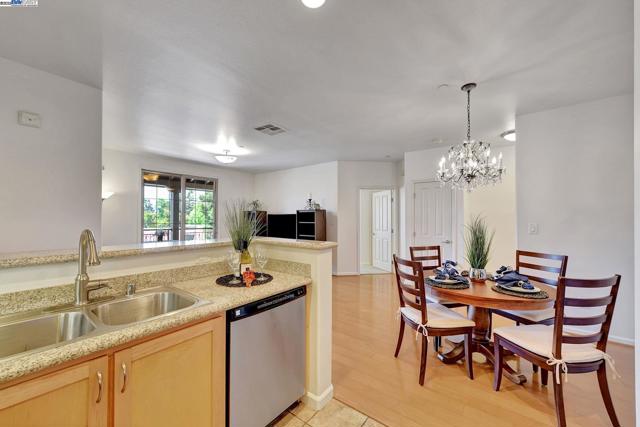 20500 Town Center Ln, Cupertino CA: https://media.crmls.org/mediaz/6ff1c783-402d-45b2-a9cf-bc4c75cfa1b8.jpg