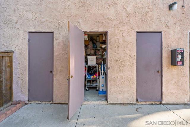 Image 7 of 24 For 1302 San Ysidro  Unit C