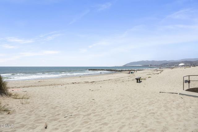 1218 Cornwall Lane, Ventura CA: https://media.crmls.org/mediaz/6ff30743-8db7-47dd-ae38-f6de6ab7c9d7.jpg