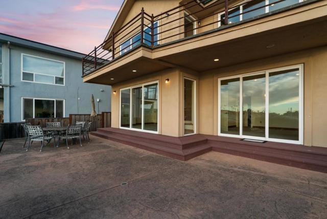 1148 E Cliff Drive, Santa Cruz CA: https://media.crmls.org/mediaz/6ff31fa1-9b14-4115-8aab-34a3fb05261b.jpg