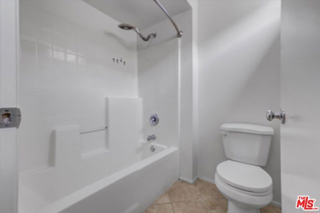 2279 Santa Ana Boulevard, Los Angeles CA: https://media.crmls.org/mediaz/6ff359d9-f336-4f07-964e-613c830a09c9.jpg