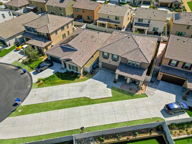27924 Barley Court, Valley Center CA: https://media.crmls.org/mediaz/6ff3be43-8f85-4c1d-b3c9-be161f93dbe6.jpg
