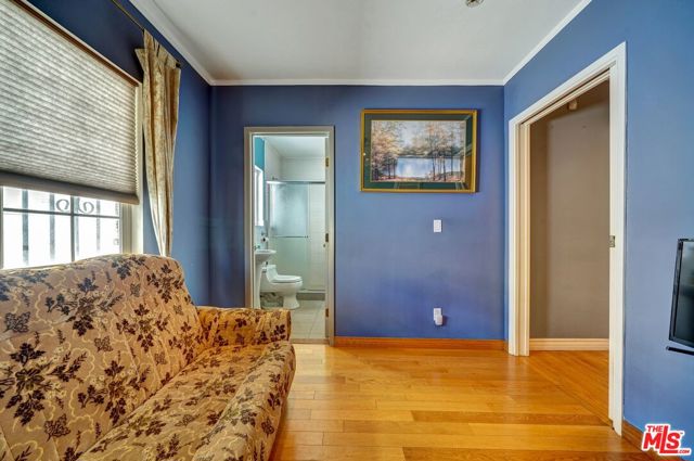 844 N Poinsettia Place, Los Angeles CA: https://media.crmls.org/mediaz/6ff4398b-5255-45e8-b73c-5a515209a8d6.jpg