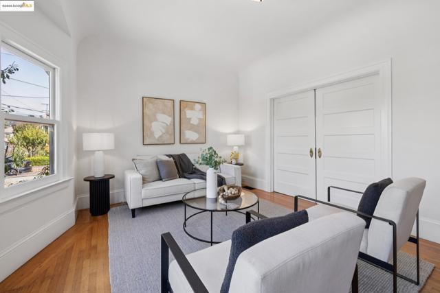 737 61st St, Oakland CA: https://media.crmls.org/mediaz/6ff48cc5-ad9e-4ec4-8cd4-0135c4038069.jpg